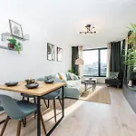 2 Min Walk O2 Arena New Dinopark Apartment
