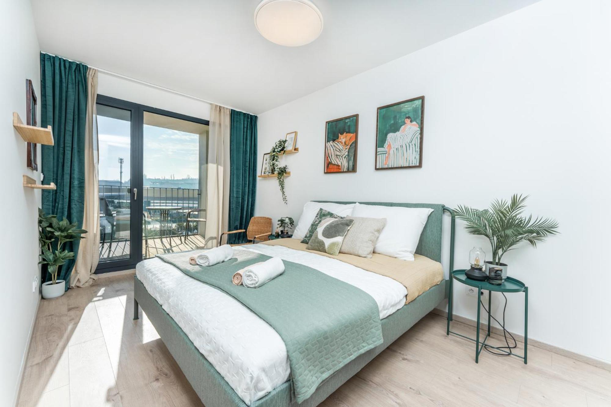 2 Min Walk O2 Arena New Dinopark * Prague